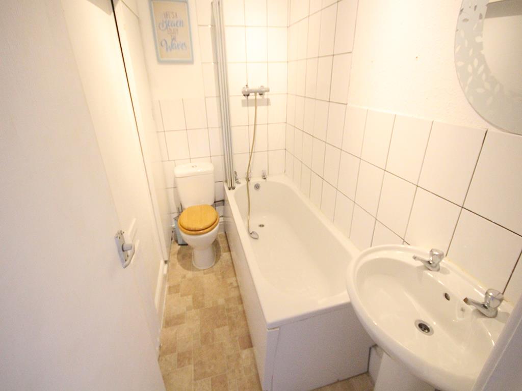 2 bedroom end terrace house To Let in Barnoldswick - IMG_3980.jpg